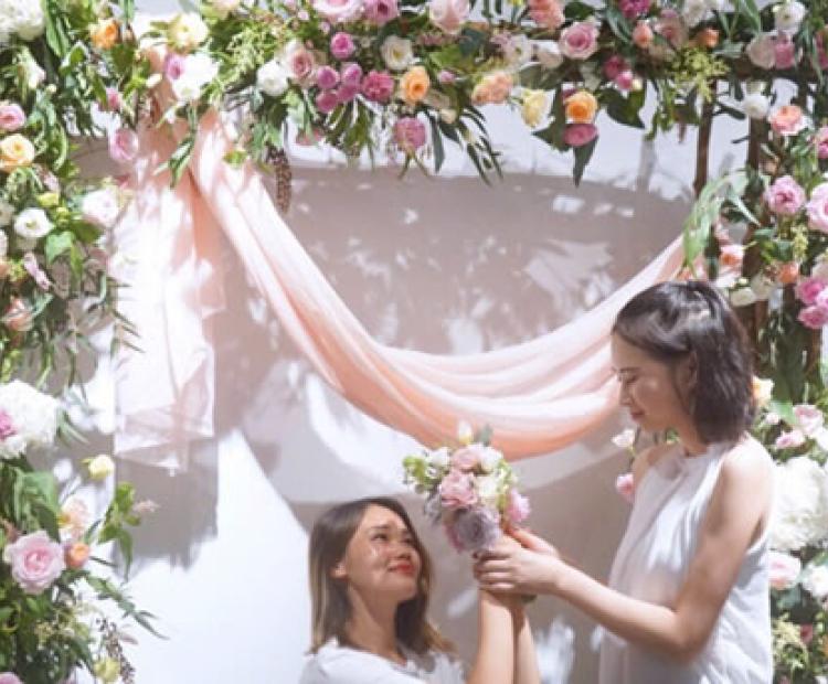 青島華睿源科技有限公司為鮮花花藝客戶提供商城開發(fā)與運(yùn)維服務(wù)。